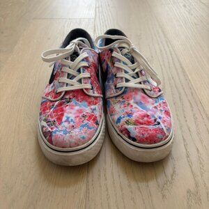 Stefan Janoski Size 7 (US) 40 (EUR)